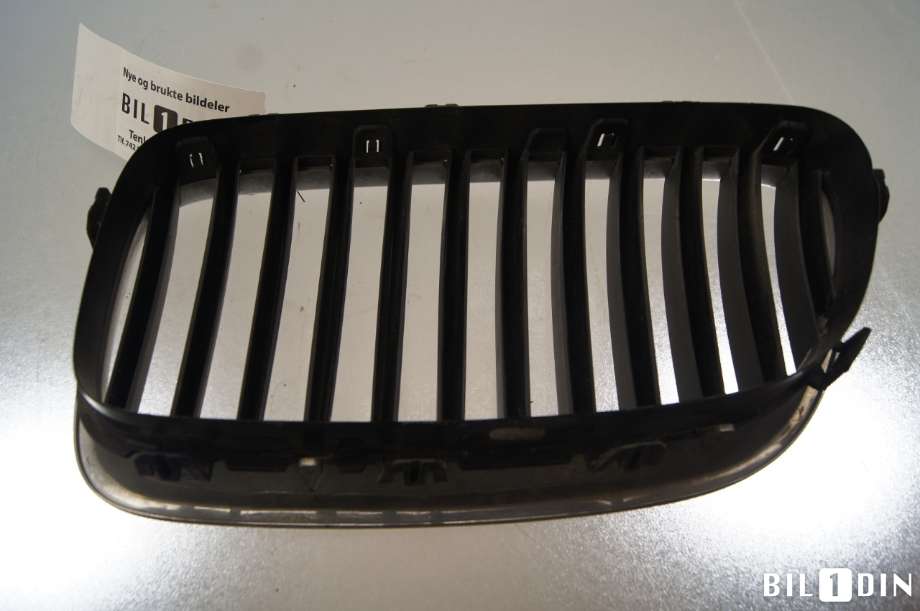 Grill venstre til BMW 5-Serie 2010-2017 (F10/F11) (F10/F11) (BMW|51137200727|)