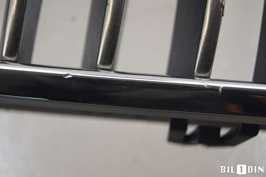 Grill høyre til BMW 5-Serie 2010-2017 (F10/F11) (F10/F11) (BMW|51137200728|)
