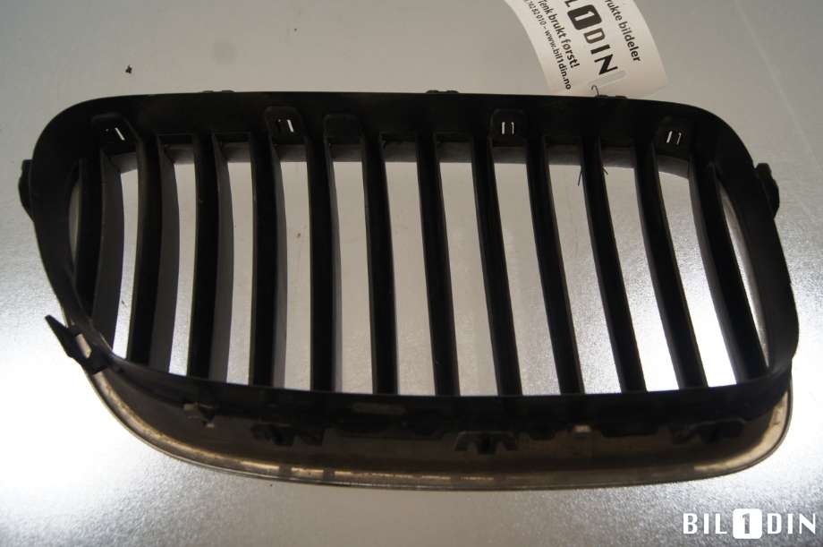 Grill høyre til BMW 5-Serie 2010-2017 (F10/F11) (F10/F11) (BMW|51137200728|)