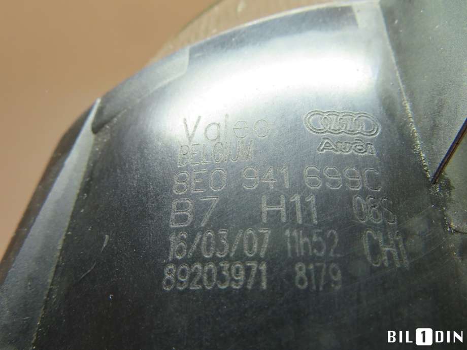 Tåkelykt venstre foran til Audi A4 2004-2008 (Type III) (B7) (B7) (AUDI|8E0941699E|)