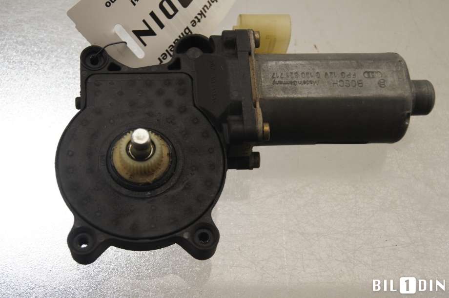 Ruteheis høyre foran til BMW 3-Serie 1998-2005 (E46) (E46) (BMW|67628362064|)