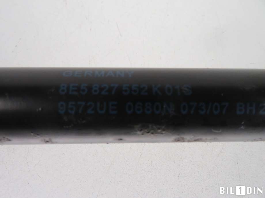 Baklukedemper til Audi A4 2004-2008 (Type III) (B7) (B7) (AUDI|8E9827552K|)