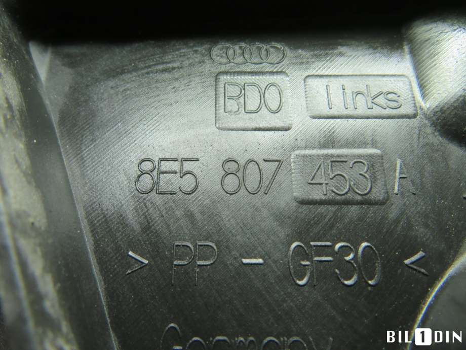 Diverse deler til Audi A4 2004-2008 (Type III) (B7) (B7) (AUDI|8E5807453A|)