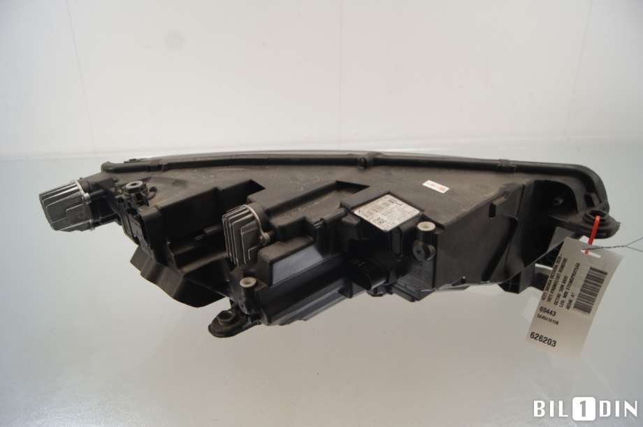 Frontlykt venstre halogen til Škoda Octavia 2020-->> (Type IV) (SKODA|5E4941015B||5E4941015A)