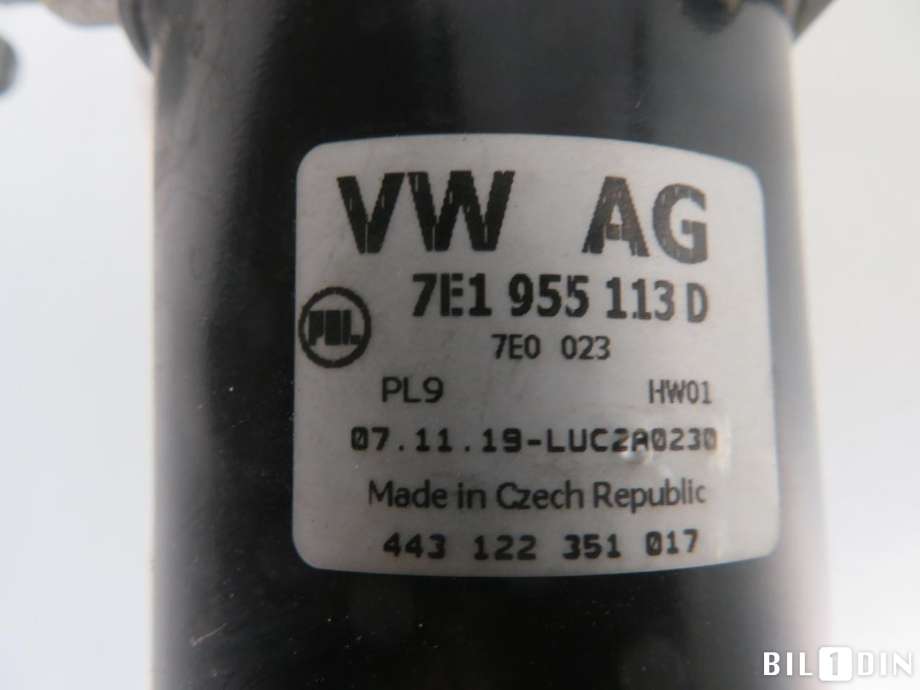 Viskermotor frontrute til VW Transporter / Caravelle 2019-->> (T6.1) (T6.1) (VOLKSWAGEN|7E1955113D|)