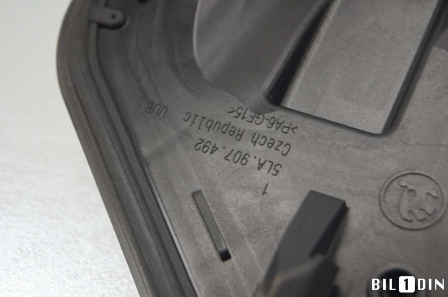 Batterilader inntak/luke til Škoda Enyaq 2021-->>  (SKODA|5LA907492A|5LA907492|)