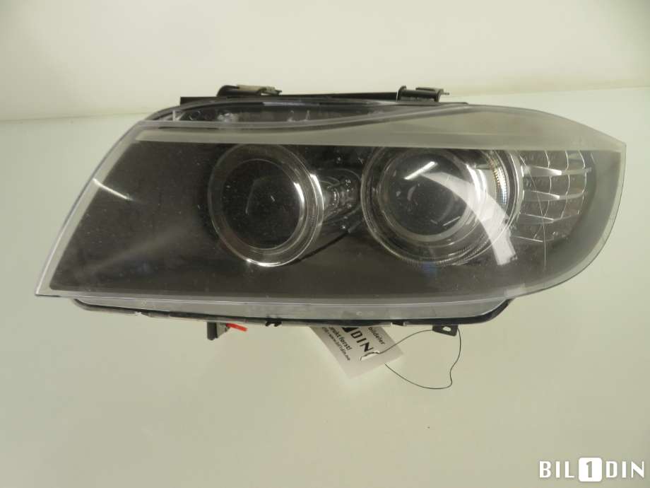 Frontlykt venstre xenon til BMW 3-Serie 2005-2011 (E90/E91/E92/E93) (E90/E91/E92/E93) (BMW|63117240247|)