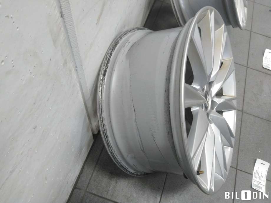 Felg aluminium til Audi e-tron 2018-->> (AUDI|4KE071490A|0 J X 20 H2. ET 38;9)