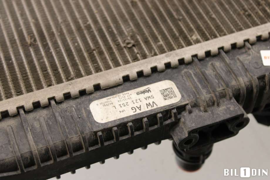 Radiator (automat gir) til VW Golf VIII 2020-->>  (VOLKSWAGEN|5WA121251L|)