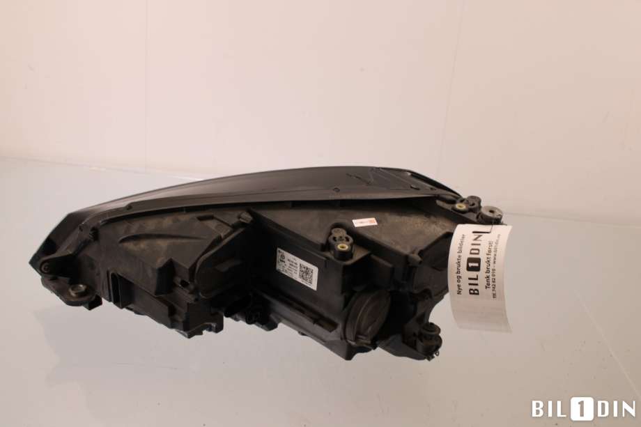 Frontlykt høyre halogen til VW e-Golf 2014-2017 (Fase 1)  (VOLKSWAGEN|5G1941774||5GE941036)