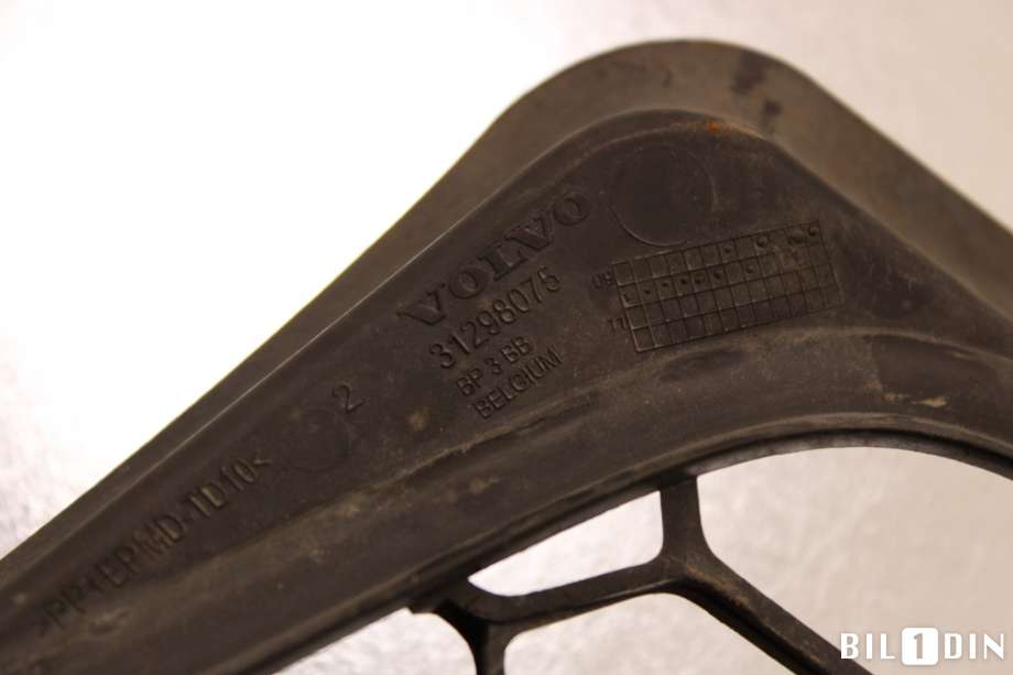 Grill til Volvo C30 2010-2012 (Fase 2) (VOLVO|31298075|)