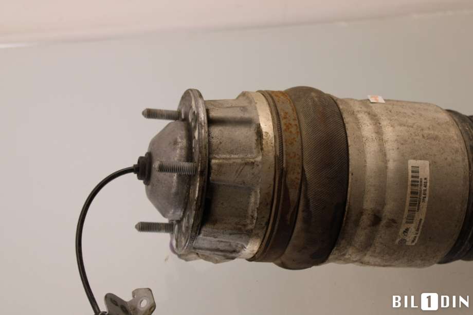 Fjærbein venstre foran til VW Touareg 2010-2018 (Type II)  (VOLKSWAGEN|7P6616039R|7P6616039N|)