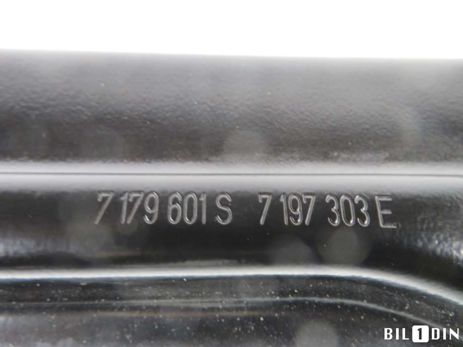 Ruteheis til BMW X6 2008-2014 (E71/E72) (E71/E72) (BMW|51357197303|)
