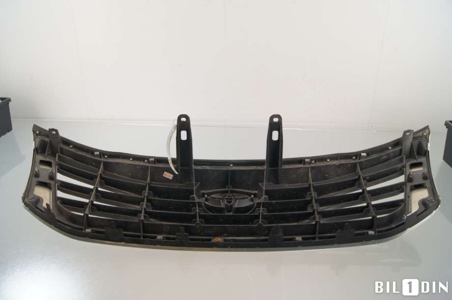 Grill til Toyota Hilux 2012-2016  (TOYOTA|531110K690|)