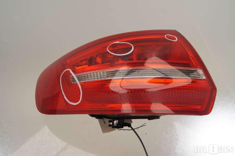 Baklykt venstre til Audi A3 2009-2012 (Type II, Fase 2) (AUDI|8P4945095E|)