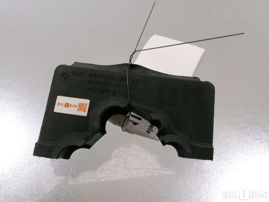 Diverse deler til BMW X1 2022-->> (U11) (U11) (BMW|64218844999|)