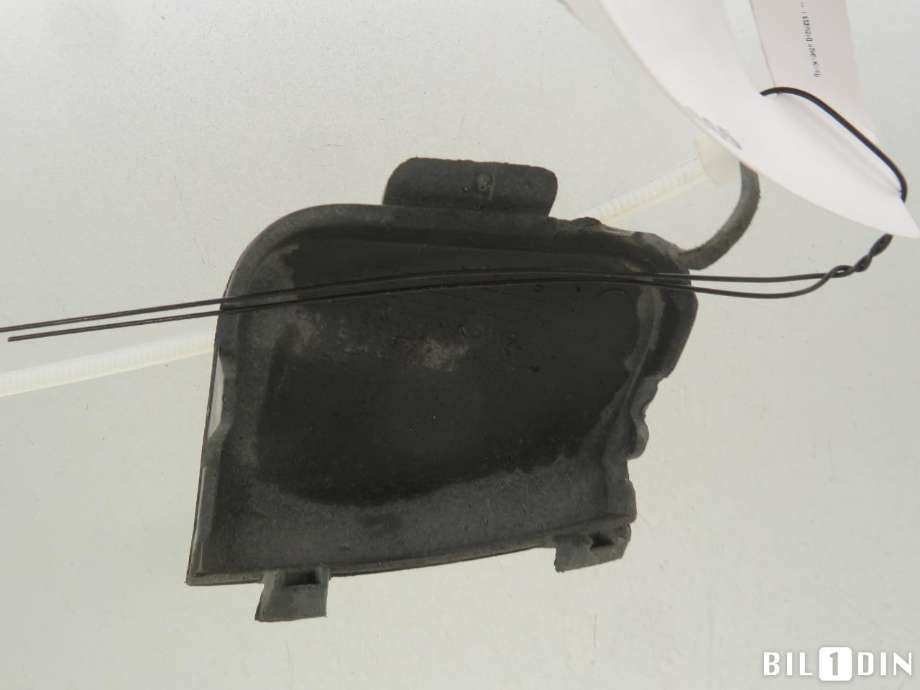 Bagasjerom slepeøye/tauekrok til VW Golf VI 2008-2012  (VOLKSWAGEN|5K6807441|)