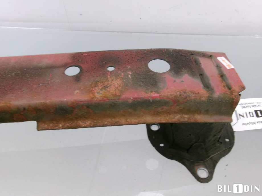 Støtfangerforsterkning bak til Toyota Yaris 2012-2014 (Type III, Fase 1)  (TOYOTA|520230D080|)