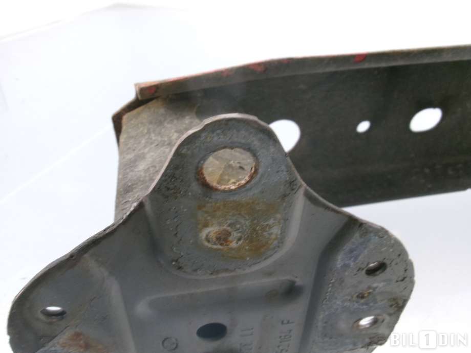 Støtfangerforsterkning bak til Toyota Yaris 2012-2014 (Type III, Fase 1)  (TOYOTA|520230D080|)