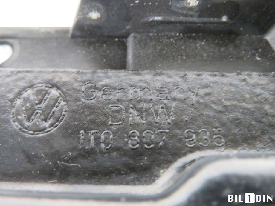 Diverse deler til VW Touran 2003-2006 (Type I, Fase 1)  (VOLKSWAGEN|1T0807049|)