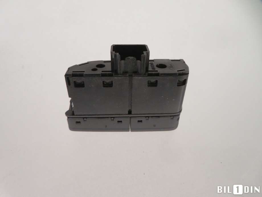 Bryter rutevarme til Ford Focus 2011-2014 (Type III, Fase 1)  (FORD|1817665|AM5T18K574AC|AM5T18K574AB)