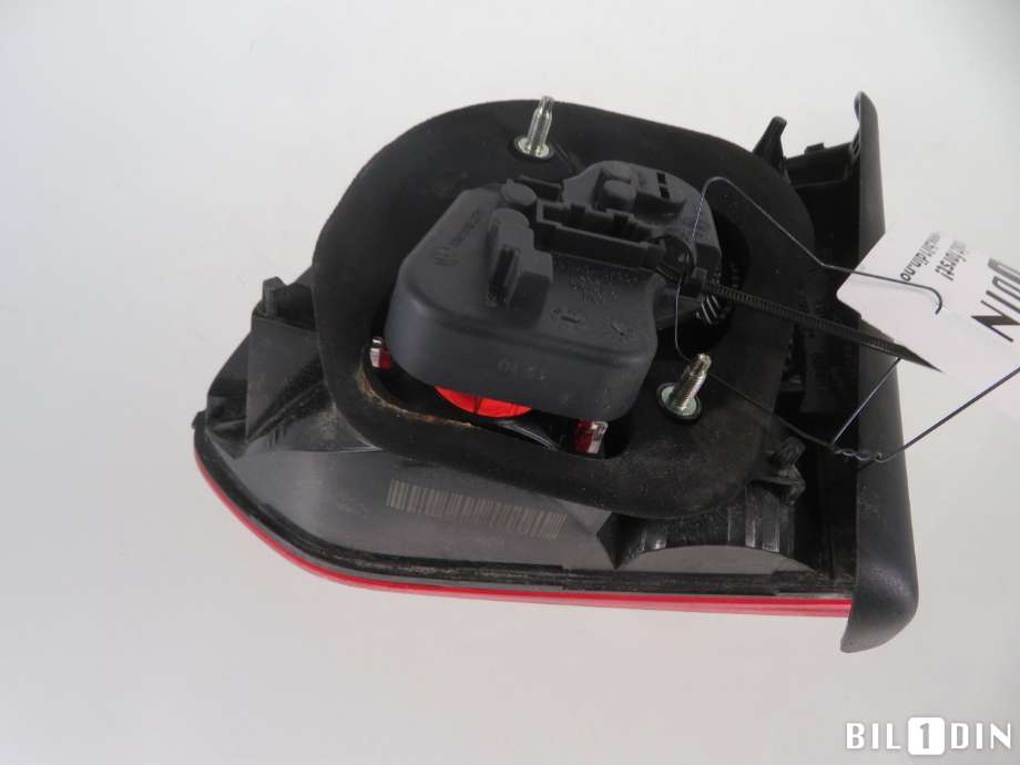 Baklykt venstre indre til VW Golf VI 2008-2012  (VOLKSWAGEN|5K0945093AA|)