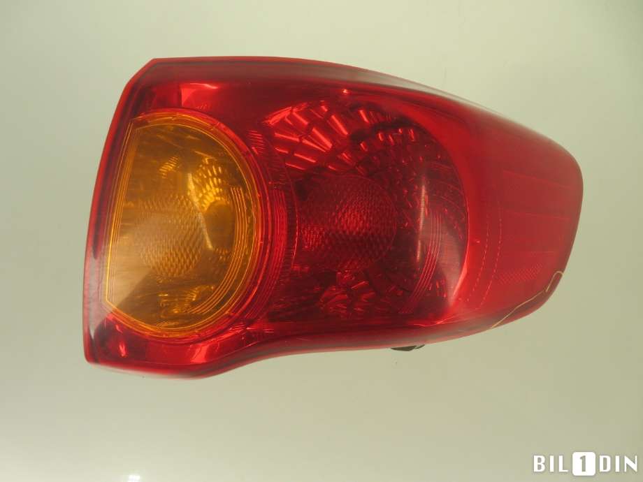 Baklykt høyre til Toyota Corolla 2007-2013 (TOYOTA|8155102410|)