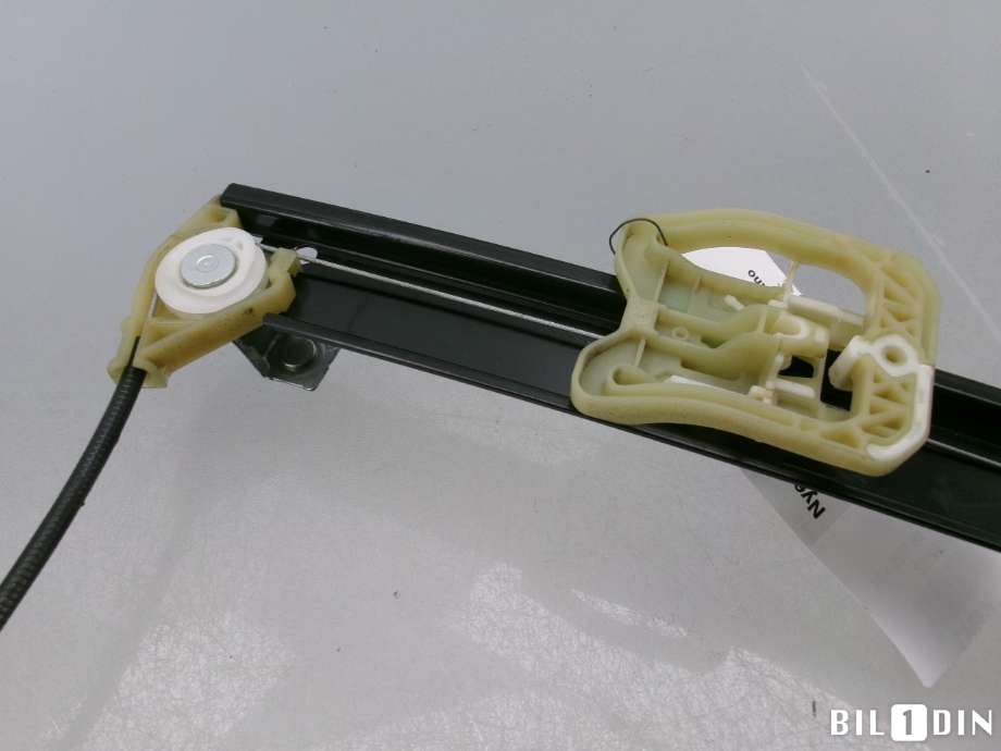 Ruteheis til Audi A4 2020-->> (Type V, Fase 2) (B9) (B9) (AUDI|8W0837462A|)