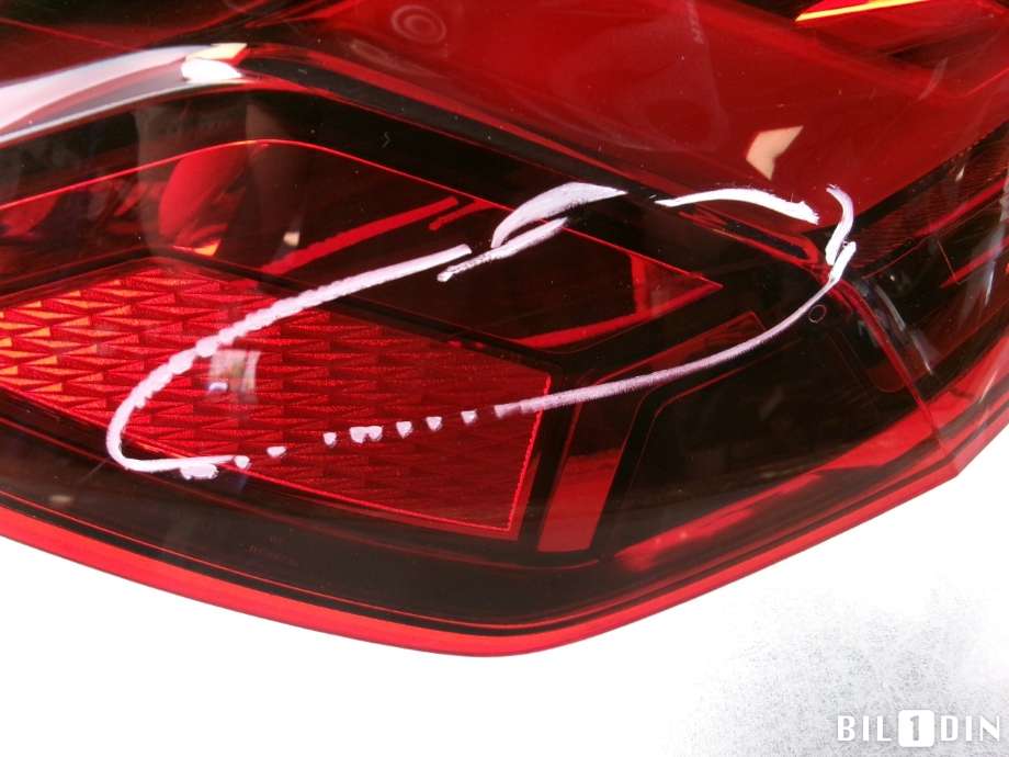 Baklykt venstre til Audi A4 2020-->> (Type V, Fase 2) (B9) (B9) (AUDI|8W9945091AC|)
