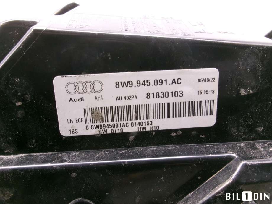 Baklykt venstre til Audi A4 2020-->> (Type V, Fase 2) (B9) (B9) (AUDI|8W9945091AC|)