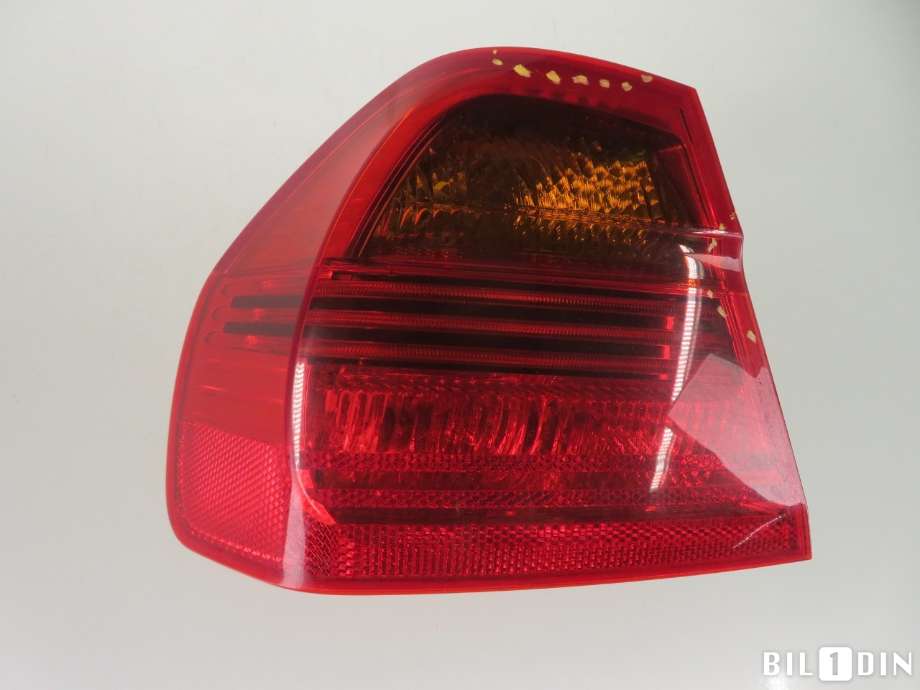 Baklykt venstre til BMW 3-Serie 2005-2011 (E90/E91/E92/E93) (E90/E91/E92/E93) (BMW|63216937457|)
