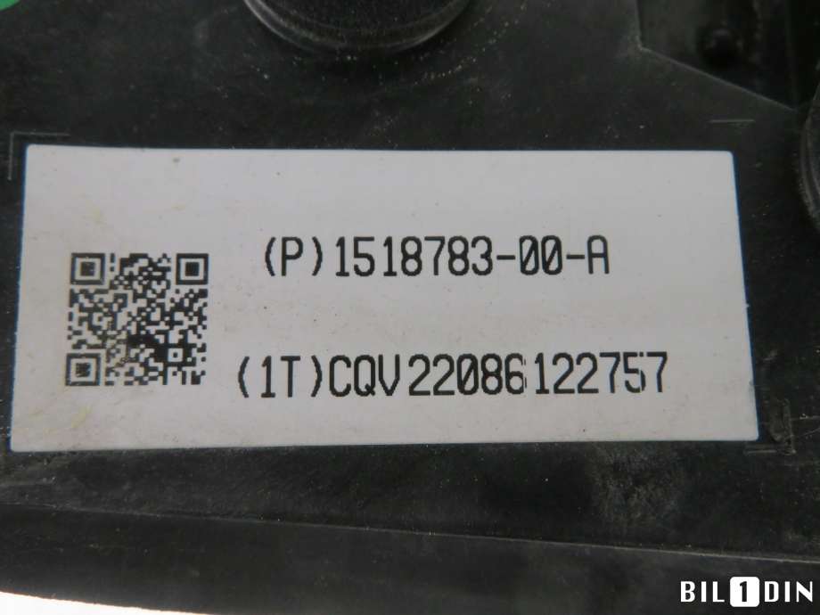 Refleksplate til Tesla Model Y 2021-2024 (Type I) (TESLA|151878300B||151878300A)