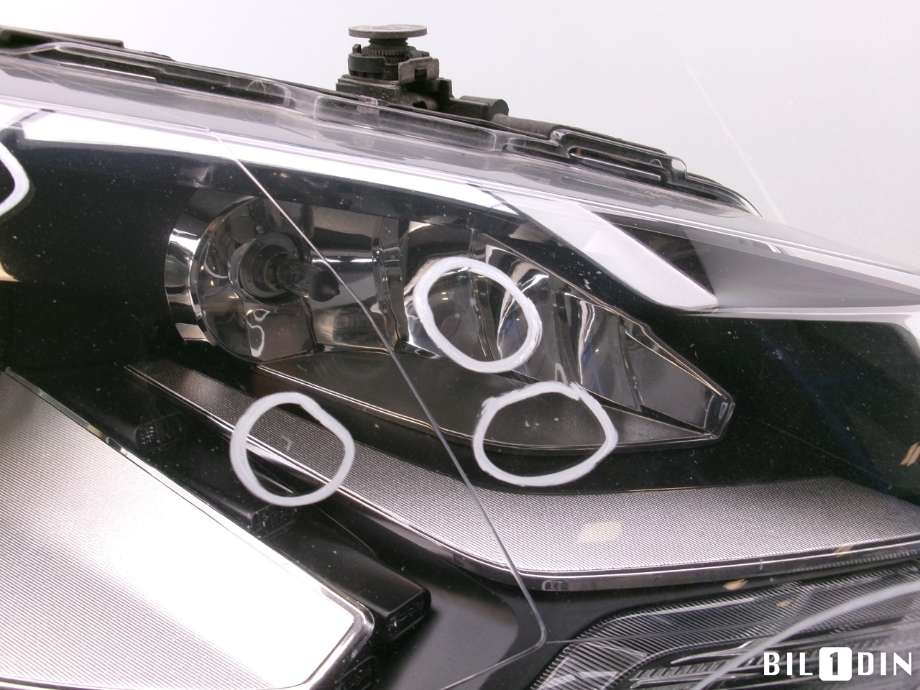 Frontlykt høyre xenon til VW Polo 2009-2014 (Type V, Fase 1)  (VOLKSWAGEN|6R1941040D||6R1941040B)