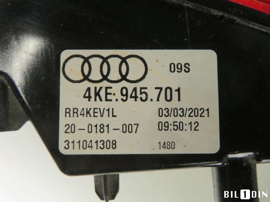 Baklykt fra støtfanger til Audi e-tron 2018-->>  (AUDI|4KE945701|)
