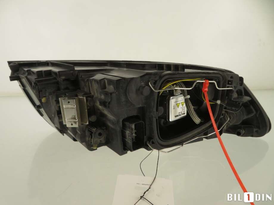 Frontlykt venstre halogen til Volvo V50 2007-2012 (Fase 2)  (VOLVO|32206141|)