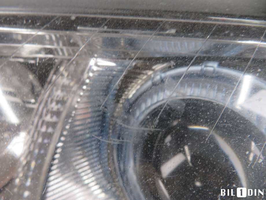 Frontlykt venstre halogen til Volvo V50 2007-2012 (Fase 2)  (VOLVO|32206141|)