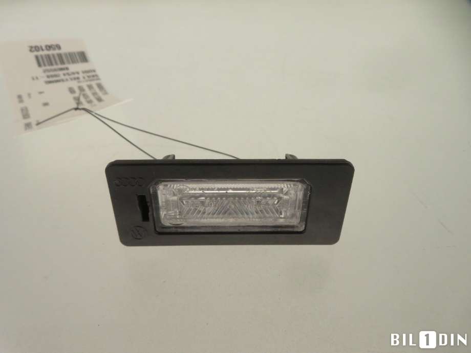 Skiltlys til Audi A4 2007-2014 (Type IV) (B8) (B8) (AUDI|8K0052110|)
