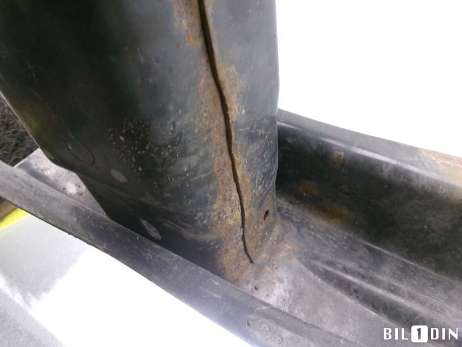 Støtfangerforsterkning foran til VW Touran 2007-2010 (Type I, Fase 2) (VOLKSWAGEN|1T0807109B|)