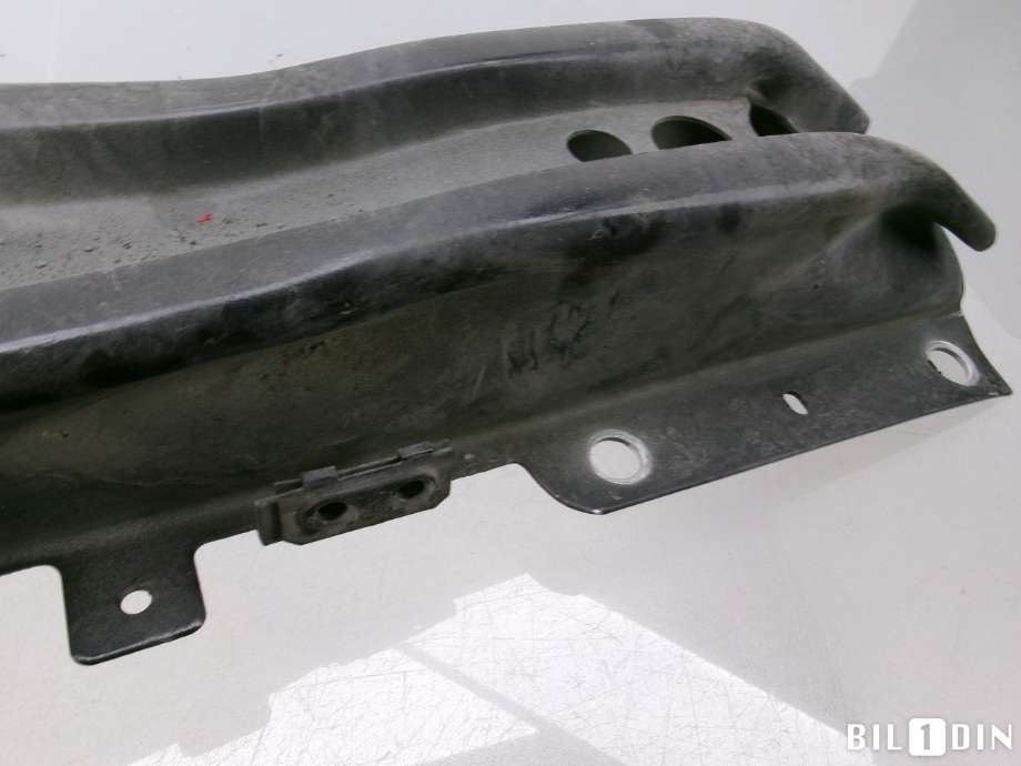 Støtfangerforsterkning foran til Volvo V70 2007-2013 (Type III, Fase 1) (VOLVO|30791152|)