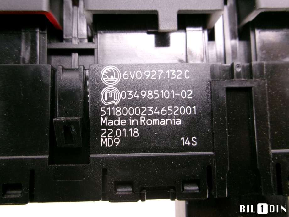 Bryter nødblink til Škoda Fabia 2014-2021 (Type III)  (SKODA|6V0927132C|)