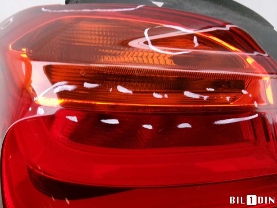 Baklykt venstre til BMW 1-Serie 2015-2019 (Fase 2) (F20/F21) (F20/F21) (BMW|63217359017|)