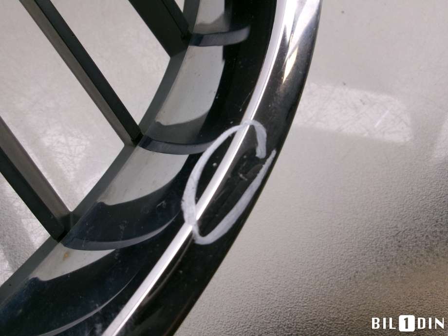 Grill venstre til BMW 5-Serie 2003-2010 (E60/E61) (E60/E61) (BMW|51137065701|)