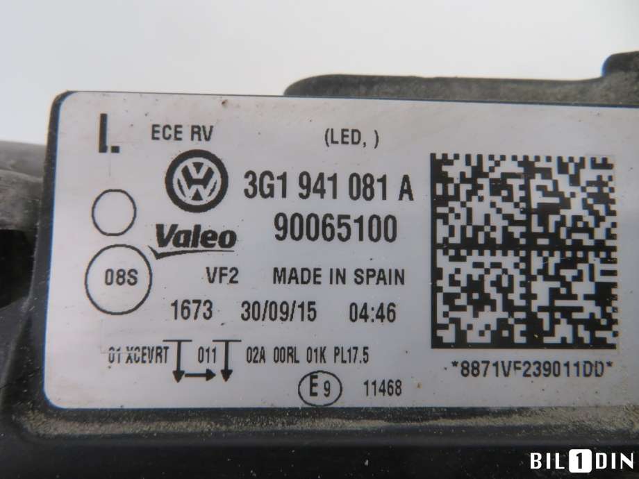 Frontlykt venstre halogen til VW Passat 2015-2019 (Fase 1) (B8) (B8) (VOLKSWAGEN|3G1941113A||3G1941081A)