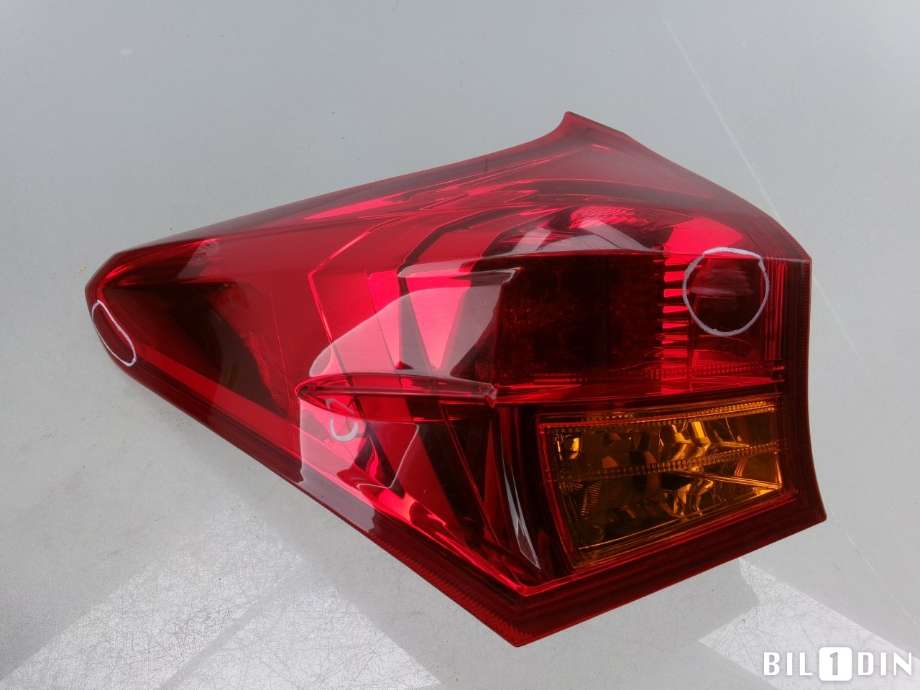 Baklykt venstre til Toyota Auris 2013-2015 (Type II, Fase 1) (TOYOTA|8156102710|)