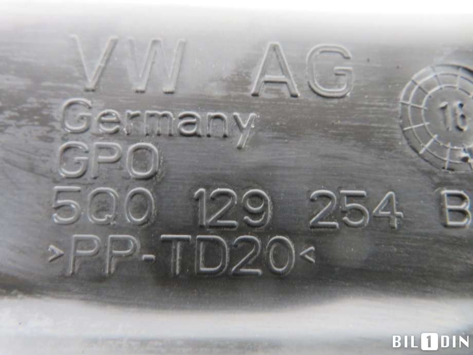 Diverse deler til VW Passat 2015-2019 (Fase 1) (B8) (B8) (VOLKSWAGEN|5Q0129254H|5Q0129254B|)