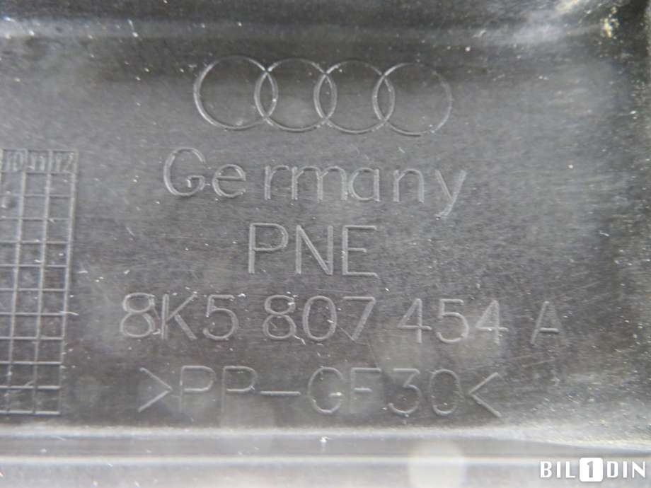Diverse deler til Audi A4 2007-2014 (Type IV) (B8) (B8) (AUDI|8K5807454A|)