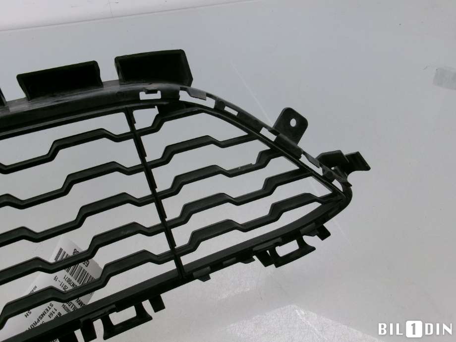 Grill midt til BMW 1-Serie 2015-2019 (Fase 2) (F20/F21) (F20/F21) (BMW|51118060284|)
