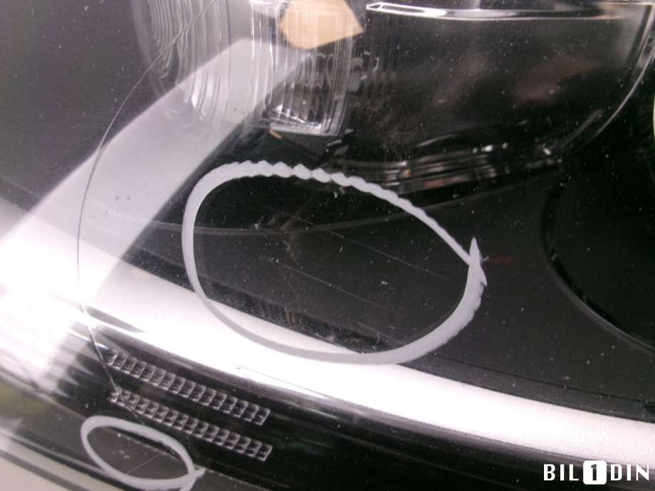 Frontlykt venstre halogen til VW Golf, Plus/Cross 2009-2013 (Fase 2)  (VOLKSWAGEN|5M1941753B||5M1941751B)