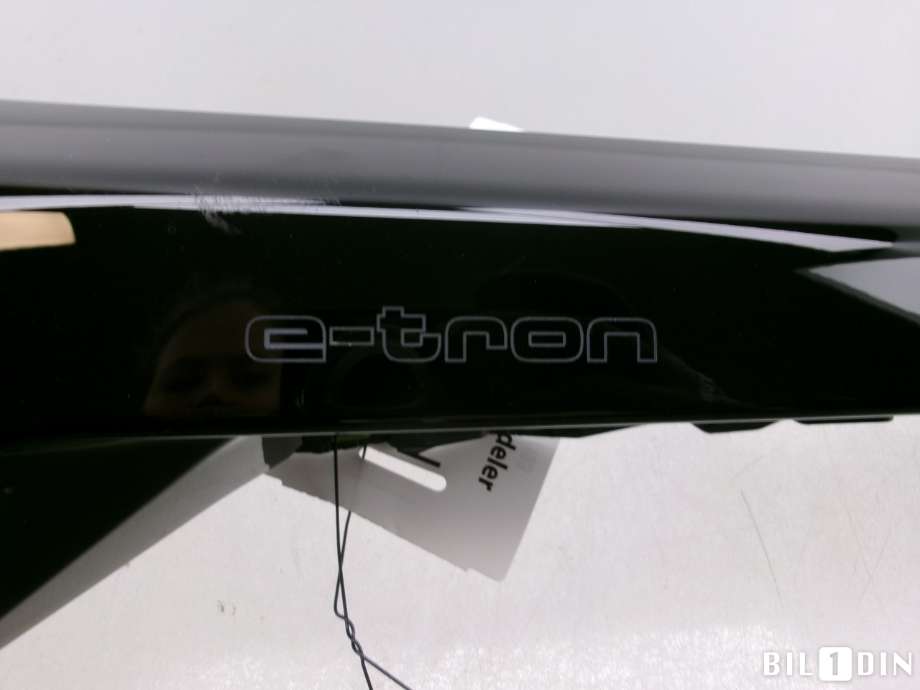 Diverse deler til Audi e-tron GT 2021-->>  (AUDI|4J3857212|)
