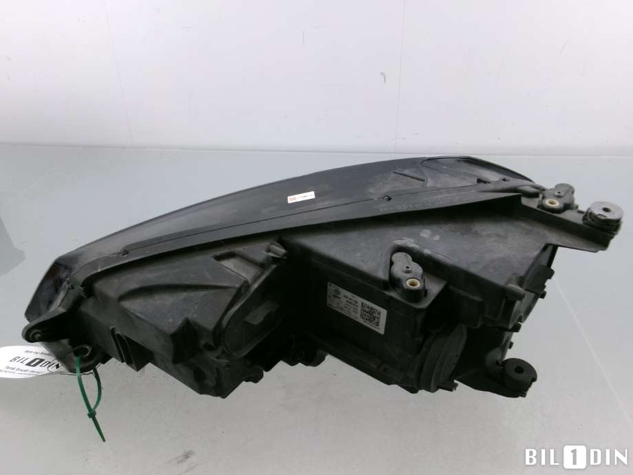 Frontlykt høyre halogen til VW e-Golf 2014-2017 (Fase 1)  (VOLKSWAGEN|5GE941774|)